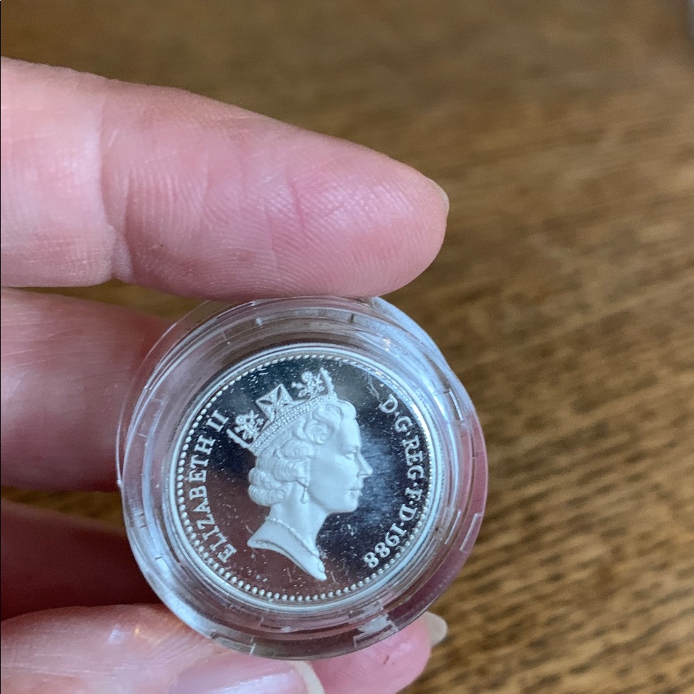 United Kingdom Royal mint one pound in case - Picture 5 of 8
